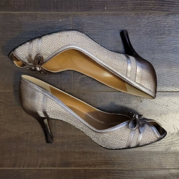 NEW Stuart Weitzman Vintage Peep Toe Heels Womens 9 Chic Luxury Designer Beige - Picture 6 of 10